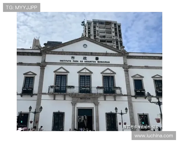 澳门巴黎人花园：在繁华都市中享受一段惬意的自然与艺术之旅